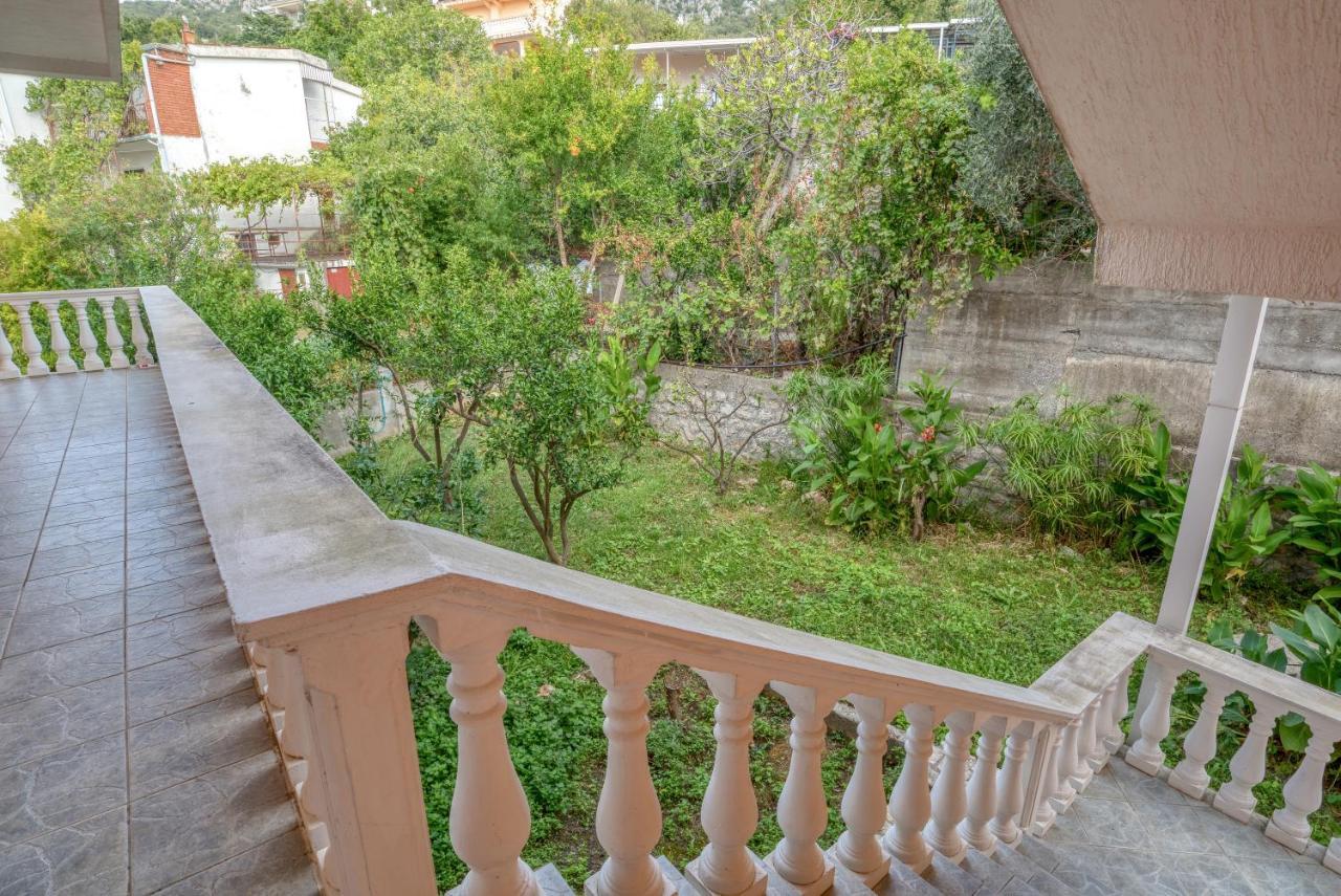 Hostel "Kraljica Snezna " ซูโตมอเร ภายนอก รูปภาพ